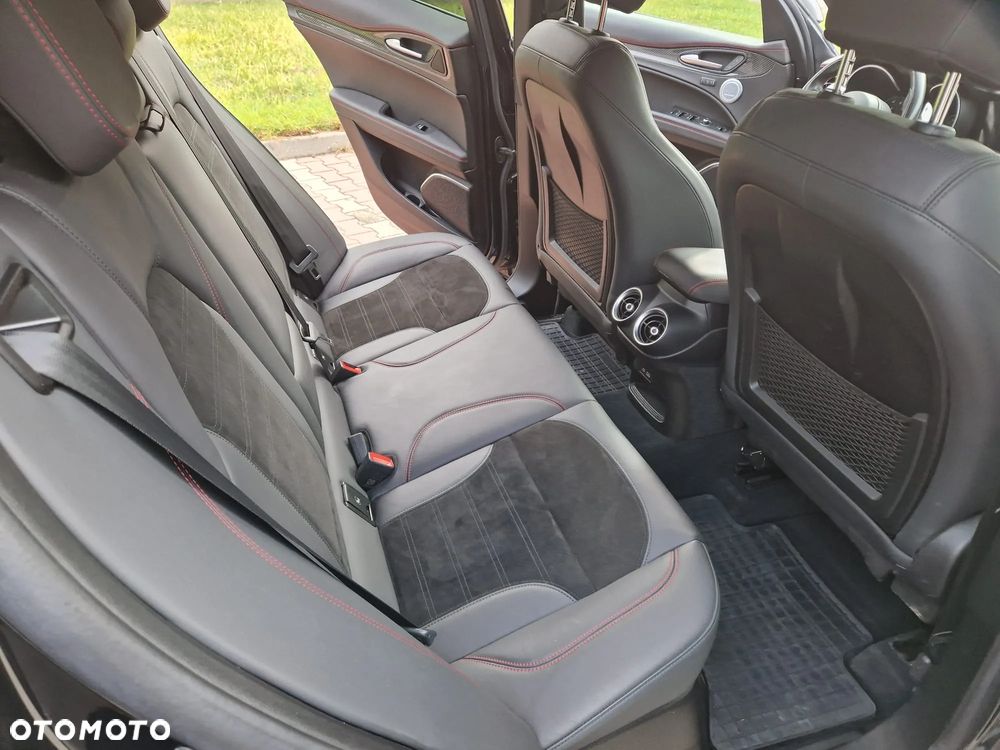 Alfa Romeo Stelvio 2.0 Turbo Estrema Q4 - 8