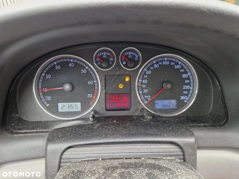 Volkswagen Passat 1.6 - 20