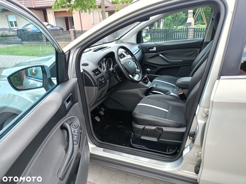 Ford Kuga - 9