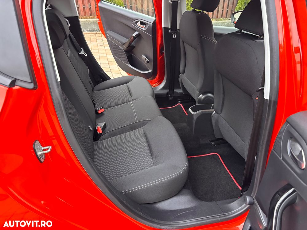 Peugeot 208 1.2 L PureTech Style - 9