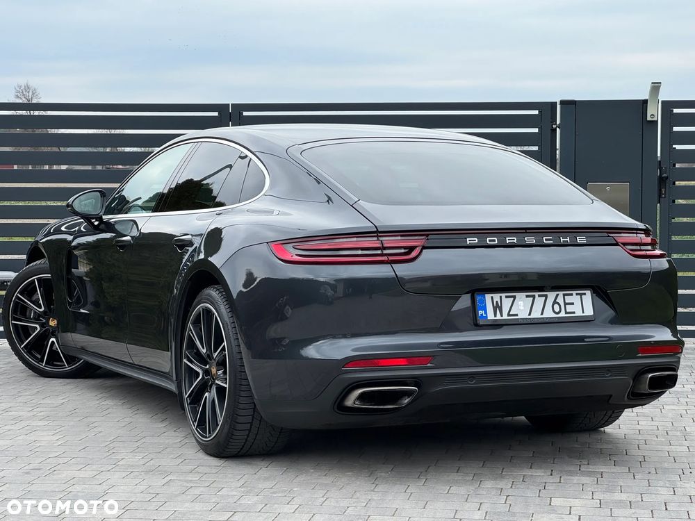 Porsche Panamera 4 - 21