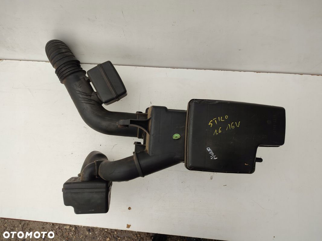 Obudowa filtra powietrza FIAT STILO 1.6 16V 46795122 ORYGINAŁ - 1