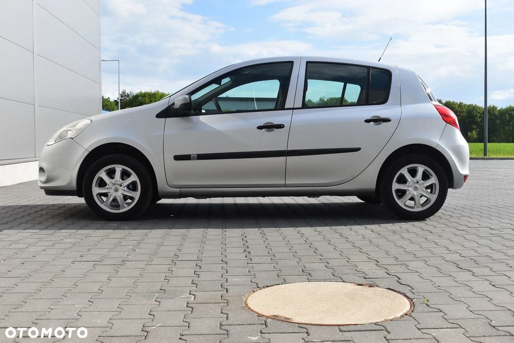Renault Clio - 19