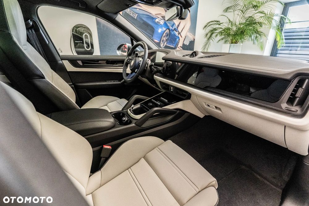 Porsche Cayenne E-Hybrid PHEV Black Edition - 14