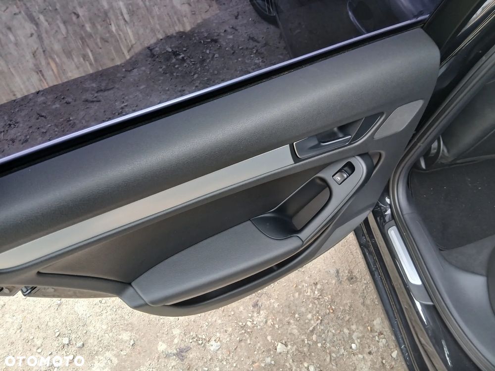 Audi A4 Avant 2.0 TDI - 16