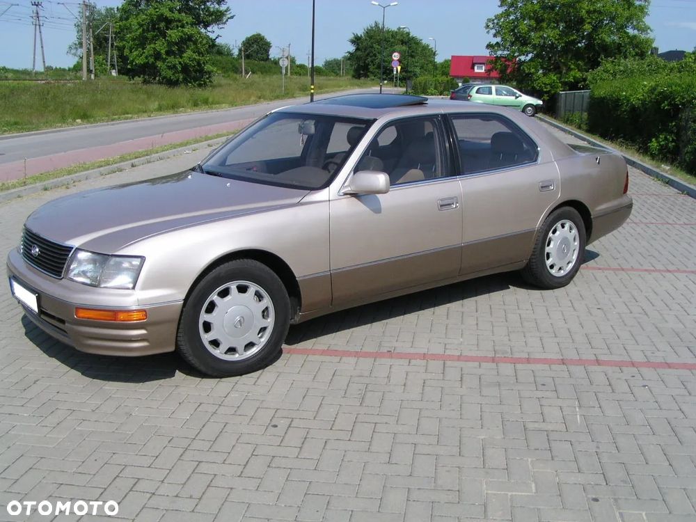 Lexus LS - 4
