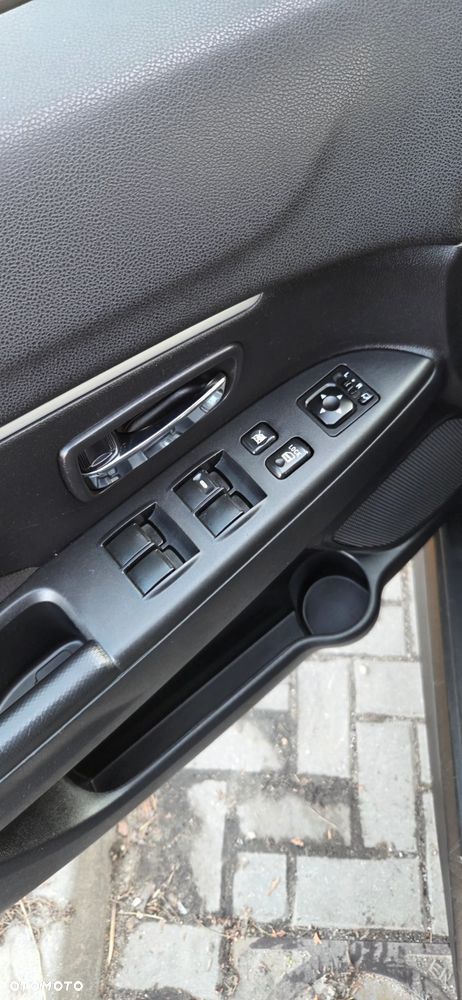 Mitsubishi ASX 1.8 DI-D 2WD Instyle - 25