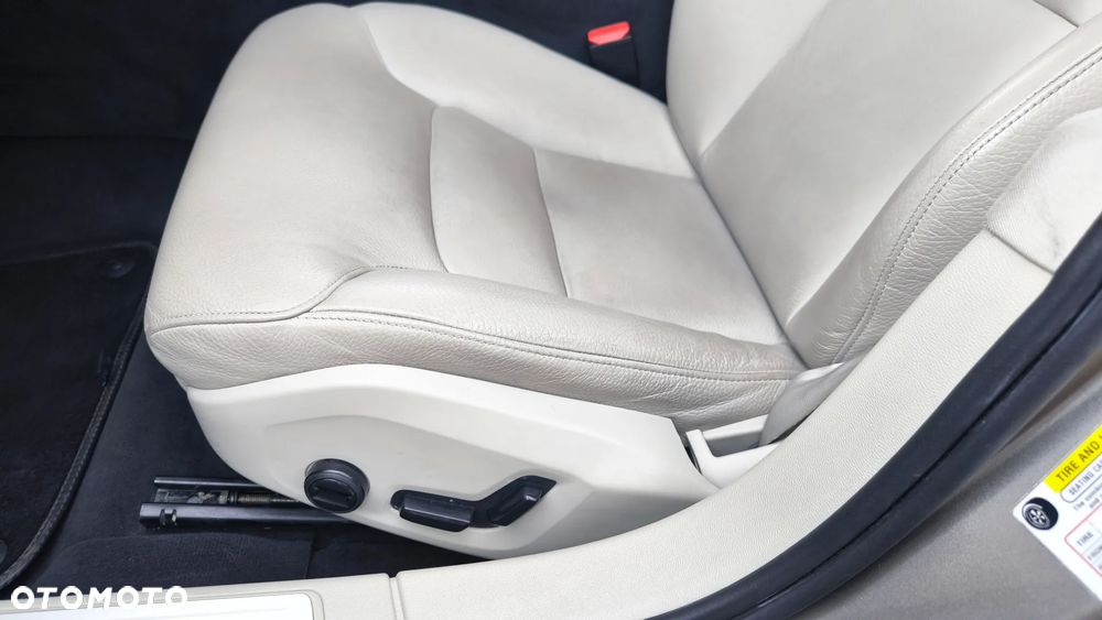 Volvo S60 T5 Momentum Pro - 18