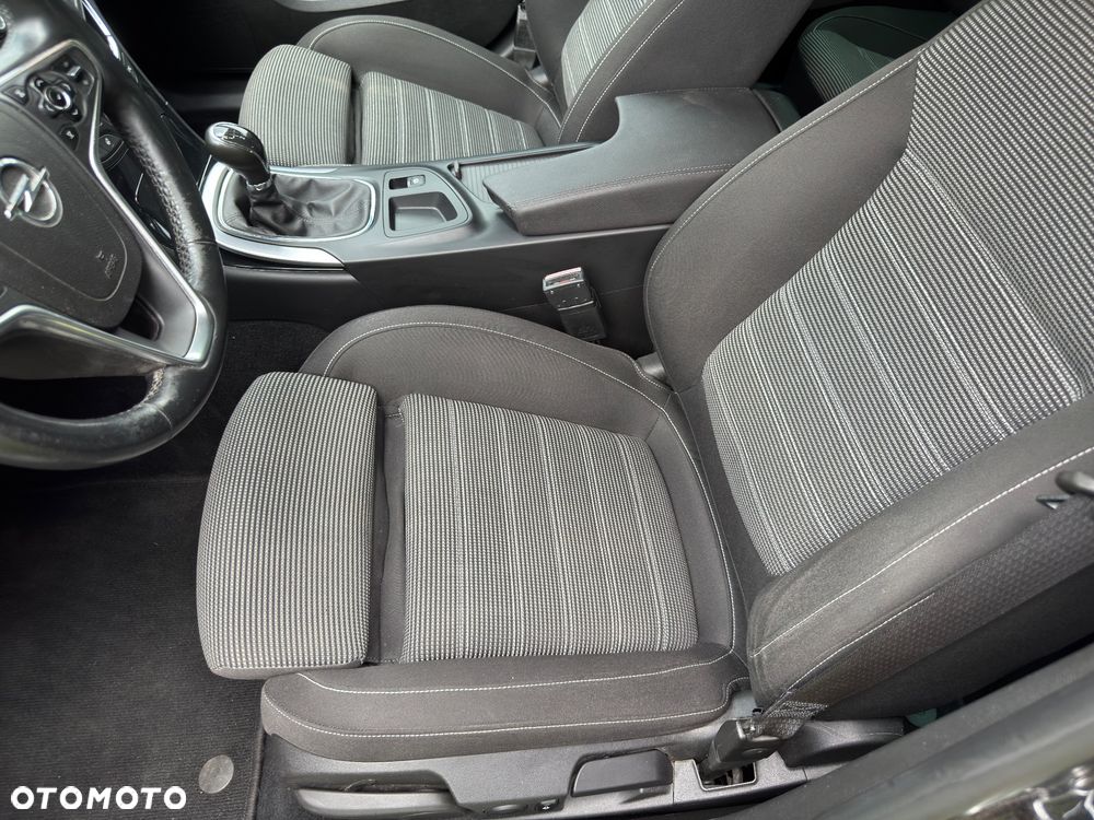 Opel Insignia - 8