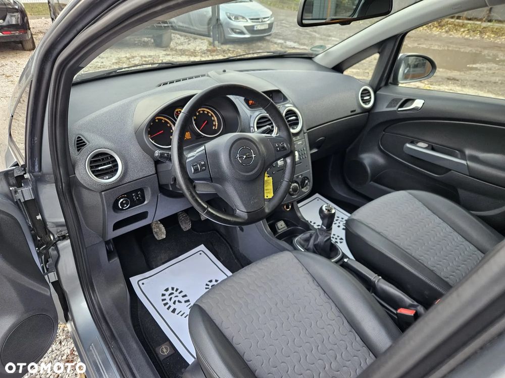 Opel Corsa 1.4 16V Innovation - 20