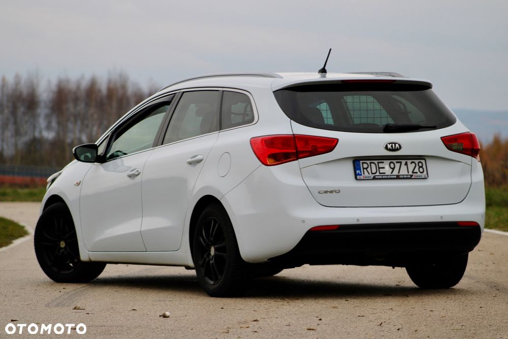 Kia Ceed 1.4 CVVT Dream-Team Edition - 10