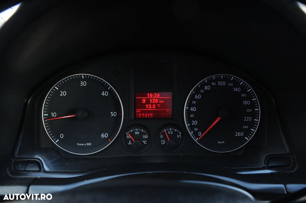 Volkswagen Golf Plus 1.9 TDI Comfortline - 9