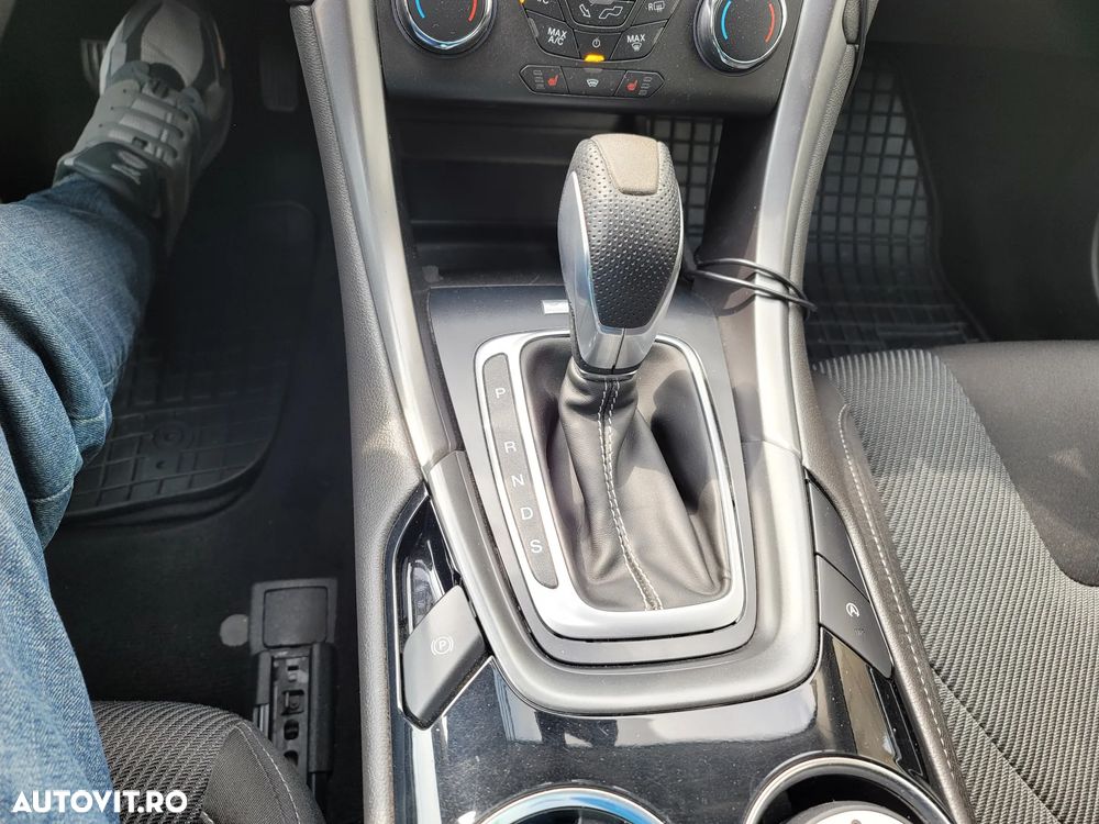 Ford Mondeo 2.0 TDCi Powershift - 4