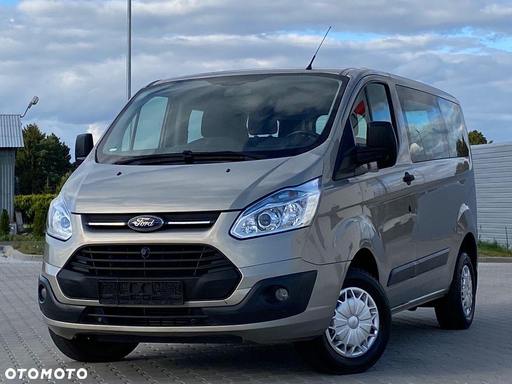 Ford Tourneo Custom - 2