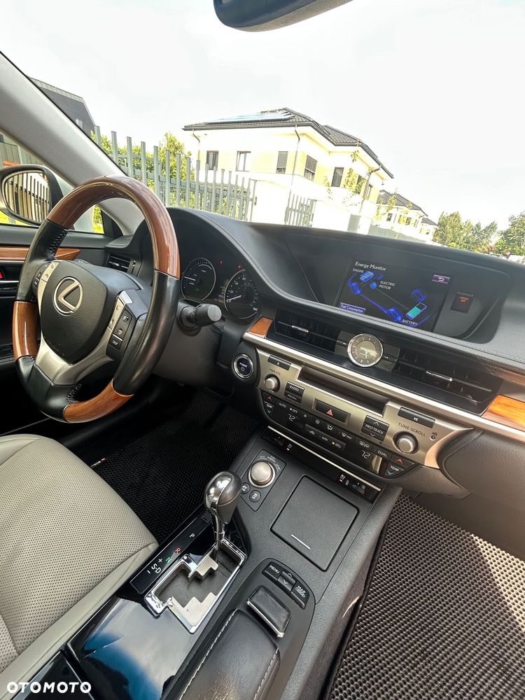 Lexus ES - 21