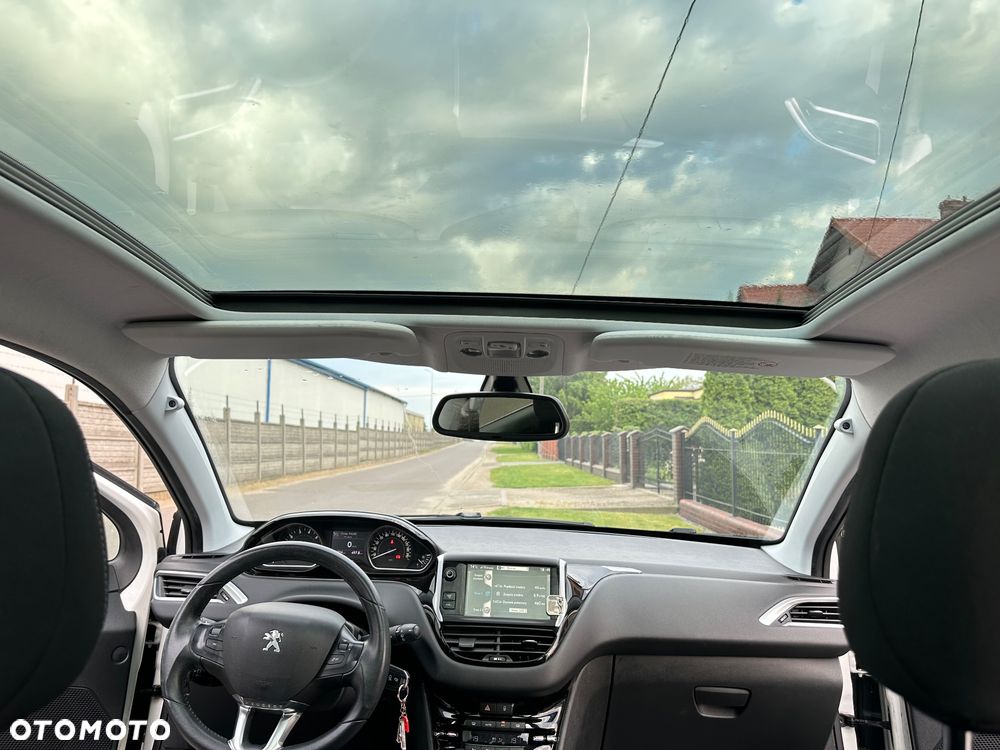 Peugeot 208 1.2 PureTech Allure - 16
