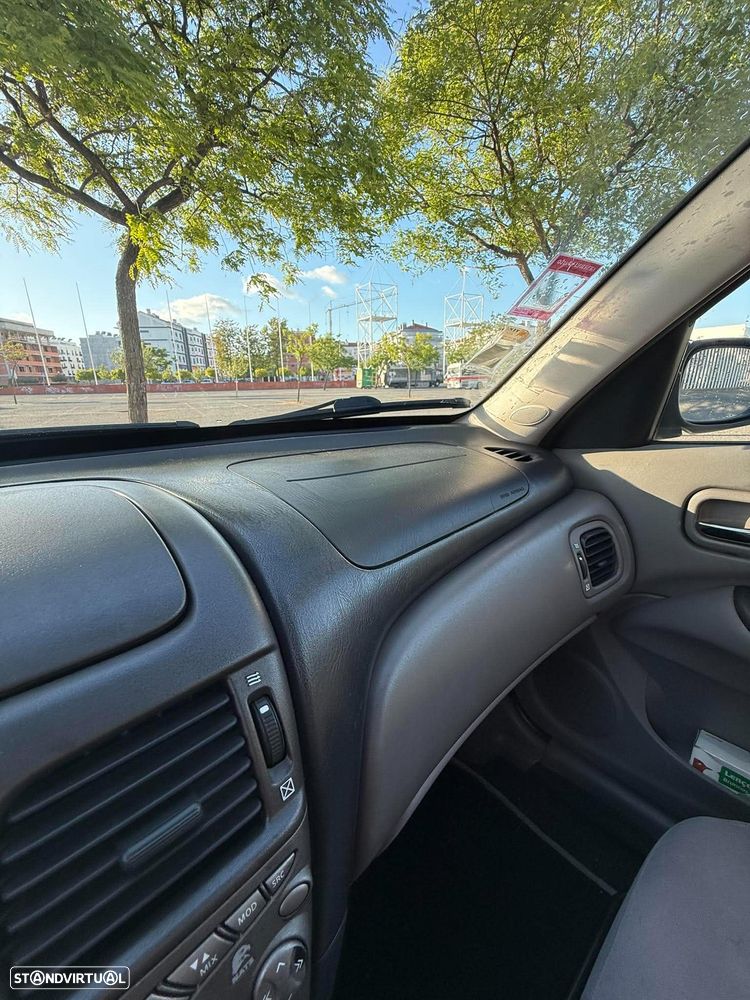 Nissan Almera 1.5 Comfort ABS+AC - 25