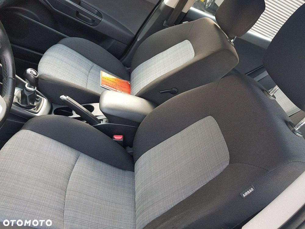 Kia Ceed - 22