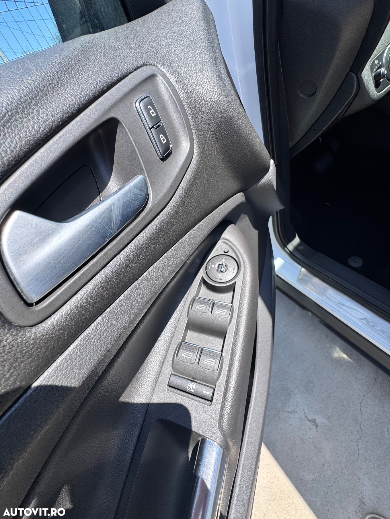 Ford Kuga - 11