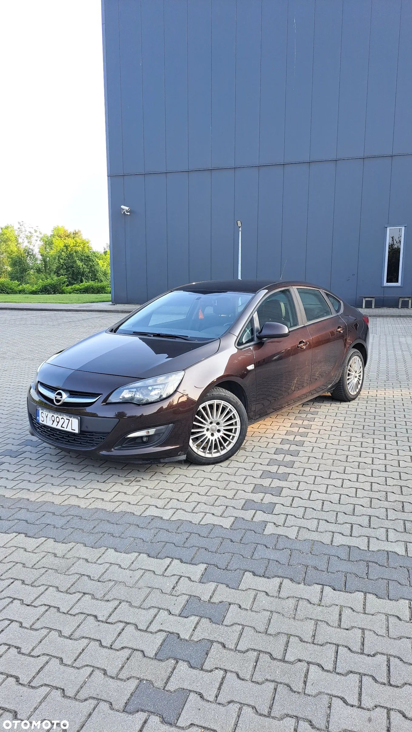 Opel Astra IV 1.4 T Active - 1