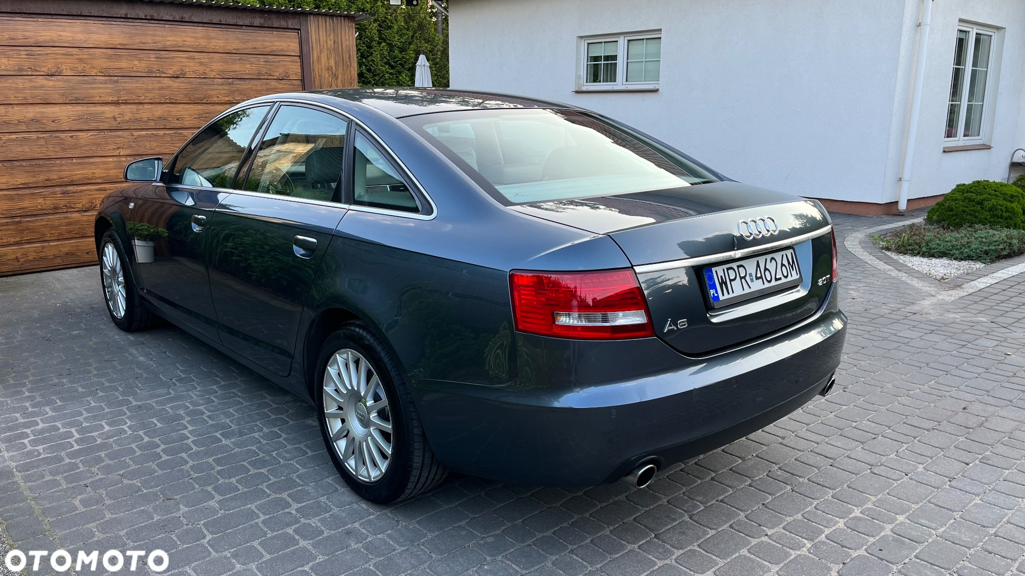Audi A6 2.0T FSI - 2
