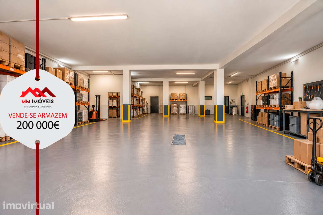 Armazém com 249,50 m² | Pedrouços | Excelentes acessos | Próximo S. Jo