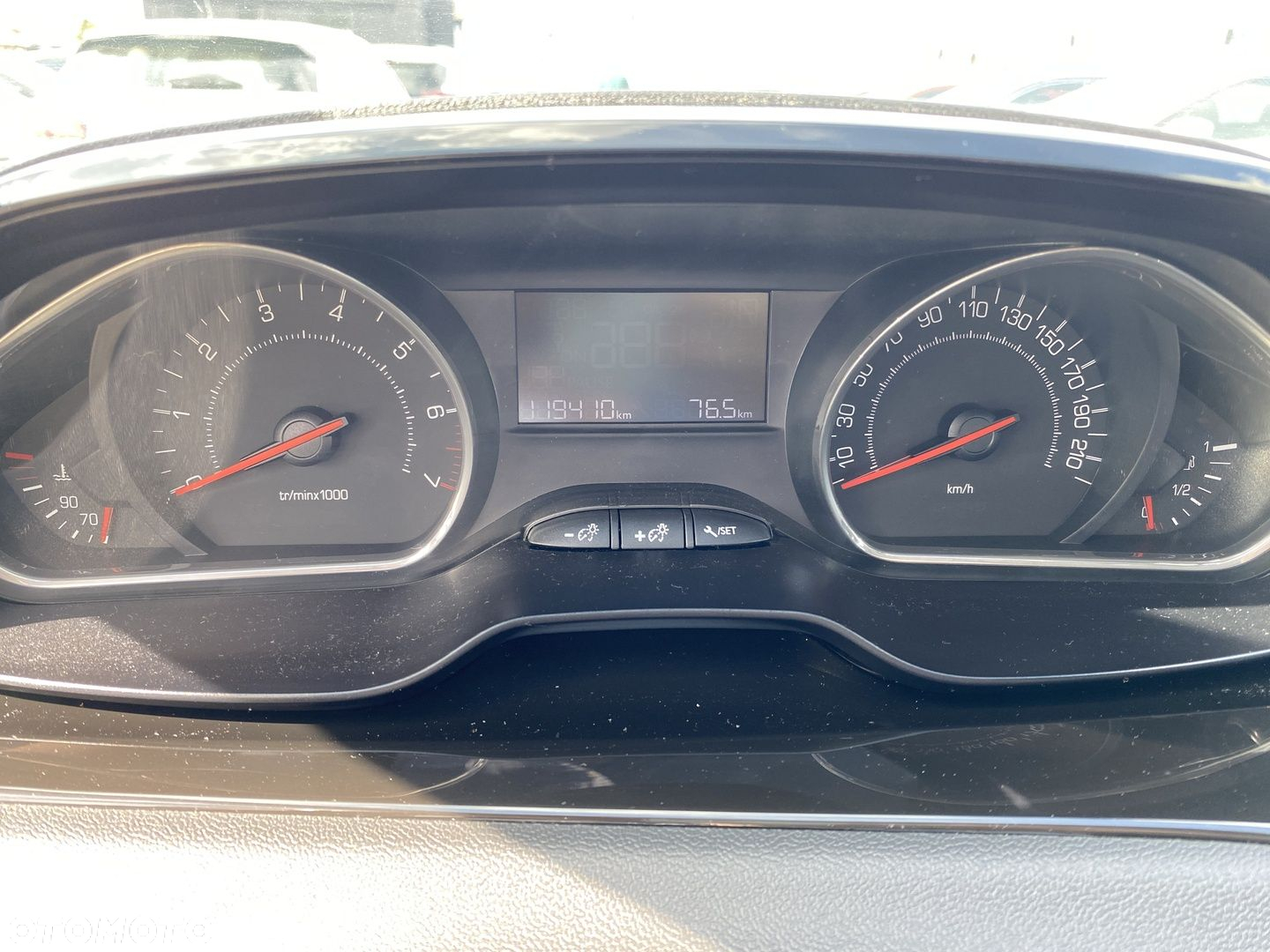 Peugeot 208 1.2 PureTech Allure - 10