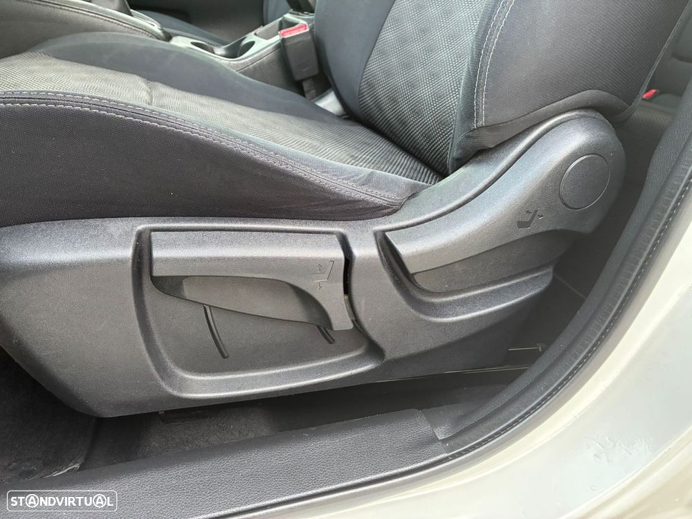 Nissan Qashqai 1.5 dCi N-Connecta - 25