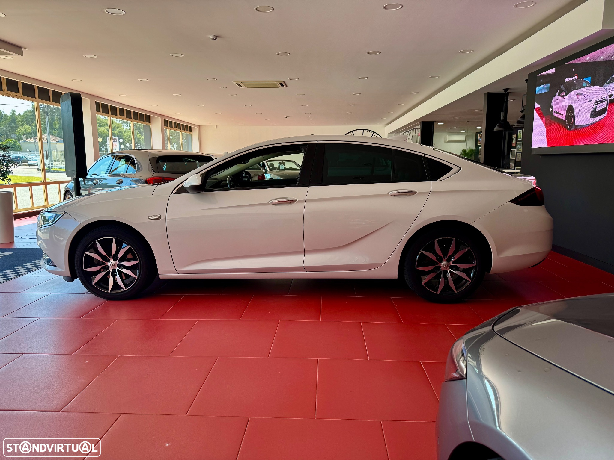 Opel Insignia Grand Sport 1.6 CDTi Business Edition Auto. - 5
