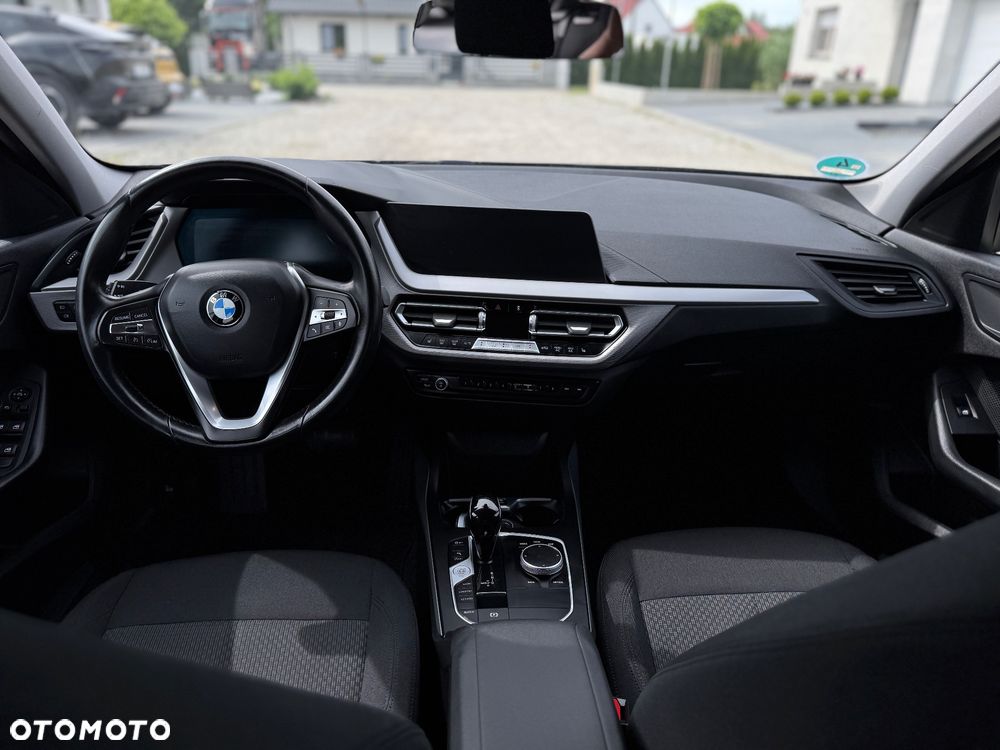 BMW Seria 1 118i Sport Line - 17