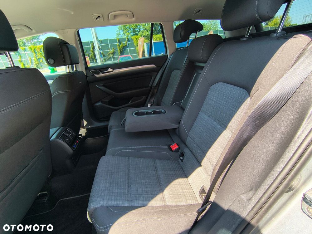 Volkswagen Passat - 9