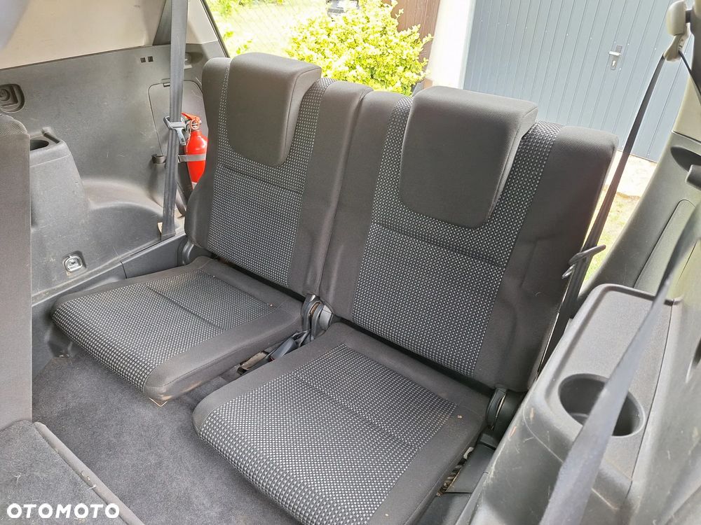 Toyota Corolla Verso - 8