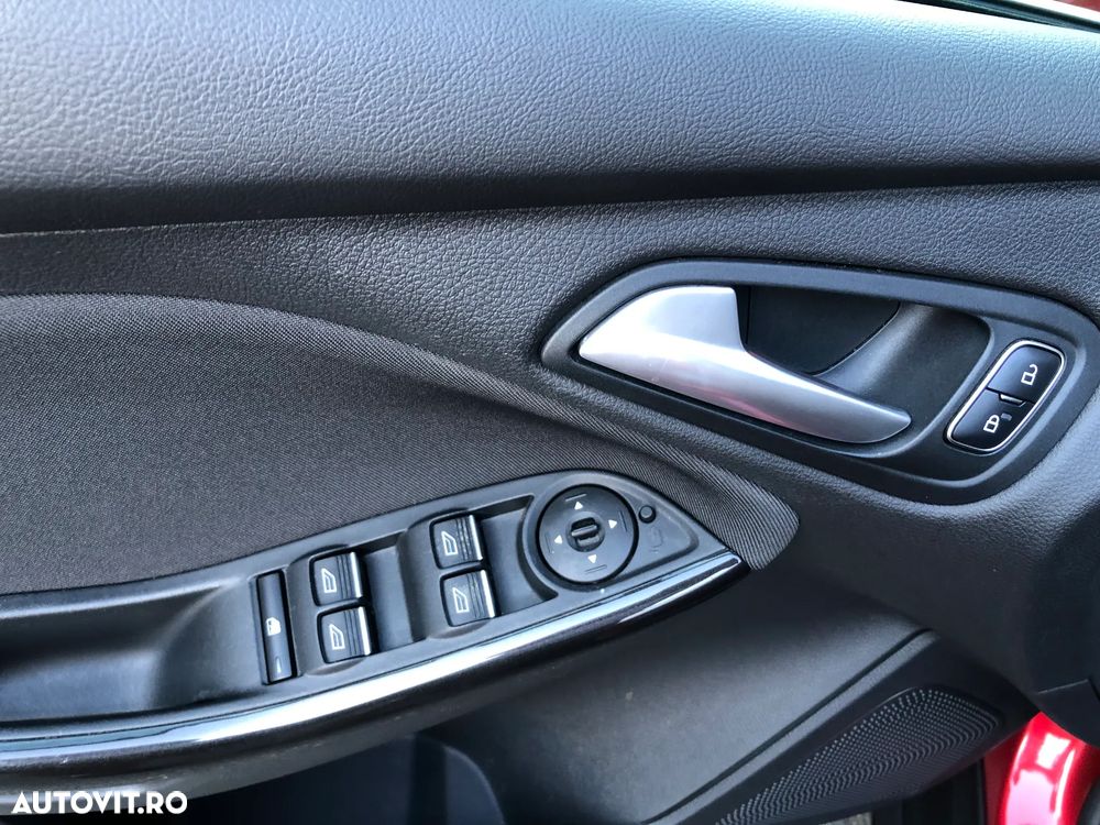 Ford Focus 1.0 EcoBoost Titanium - 28