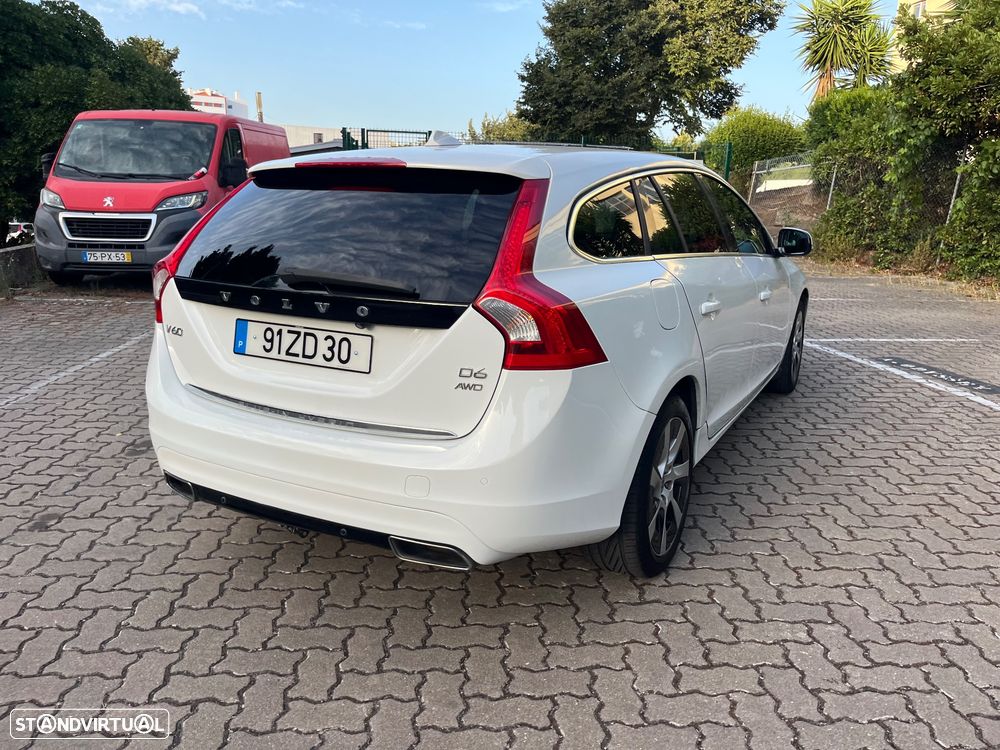 Volvo V60 D6 Plug-In-Hybrid AWD Geartronic Pure Limited - 13