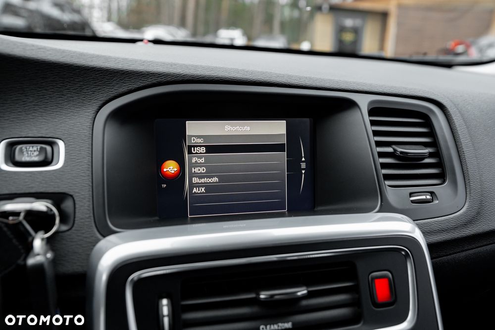 Volvo V60 Cross Country D3 Geartronic - 29