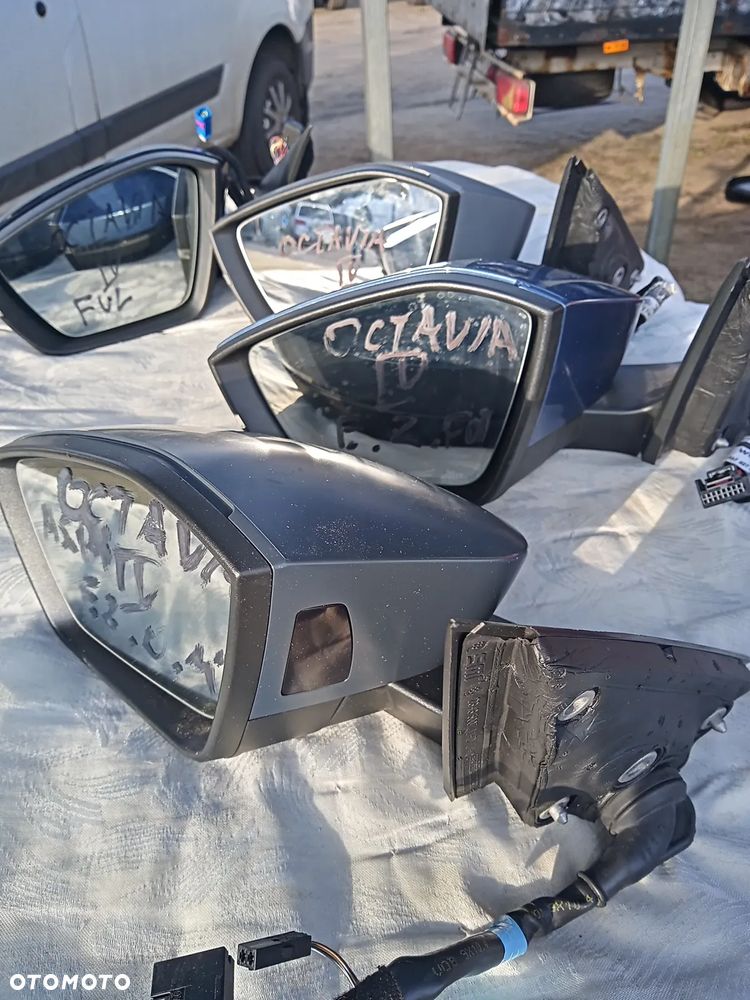 Lusterko SKODA OCTAVIA IV RÓŻNE FUNKCJE lewe prawe - 1