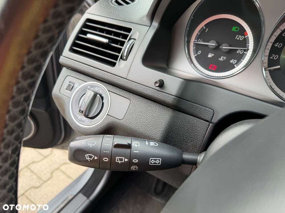 Mercedes-Benz Klasa C 180 K BlueEff Avantgarde - 17