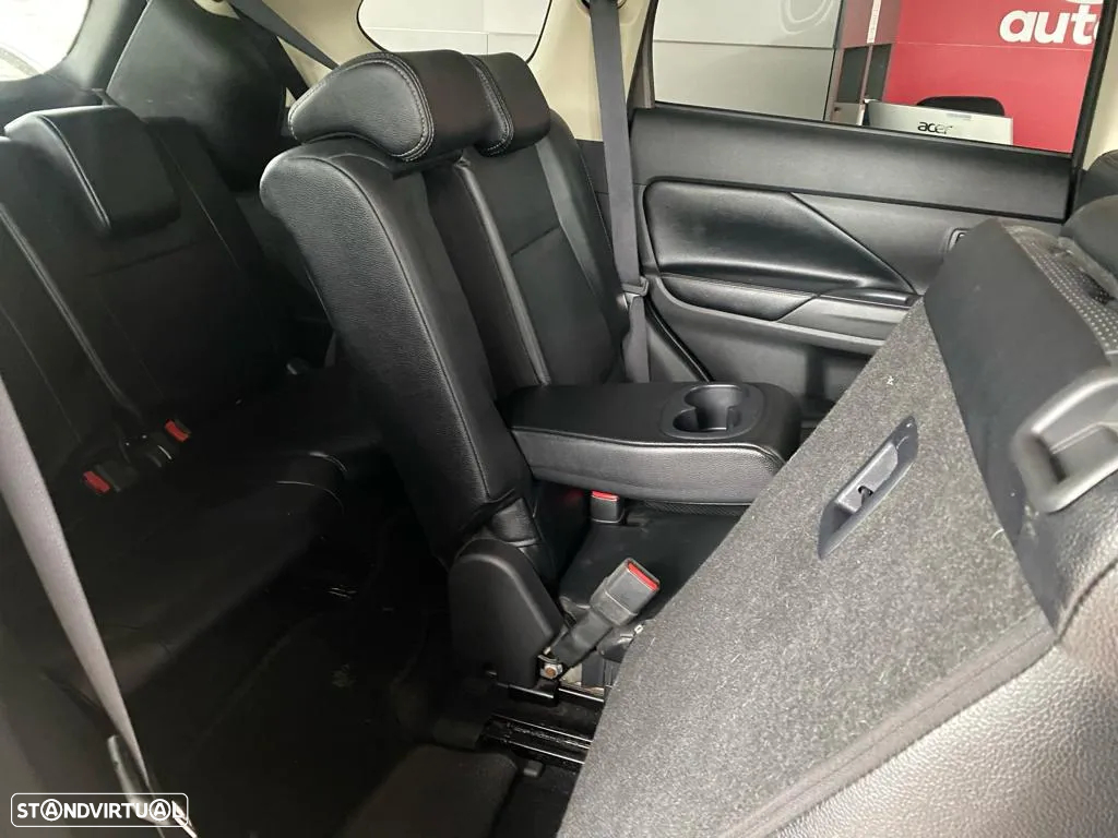 Mitsubishi Outlander 2.2 DI-D Intense - 8