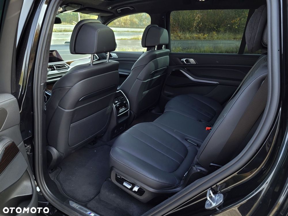 BMW X7 xDrive40d mHEV - 28