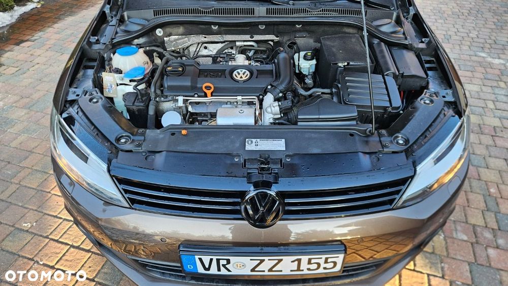 Volkswagen Jetta 1.4 TSI Trendline - 24