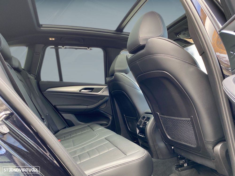 BMW X3 30 e xDrive Pack M 50 anos - 21