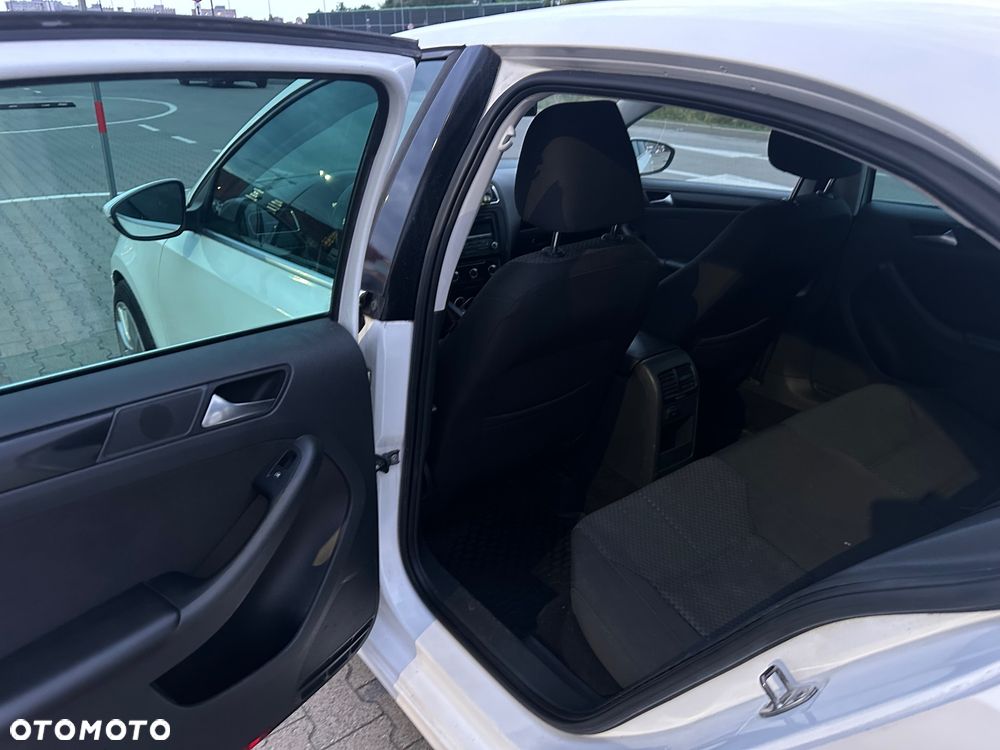 Volkswagen Jetta 2.0 TDI Comfortline - 21