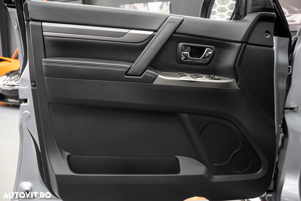 Mitsubishi Pajero 3.2 DI-D Automatik Top - 38