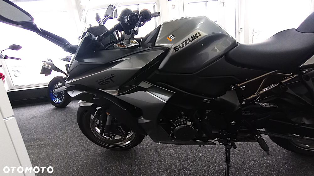 Suzuki GSX - 5
