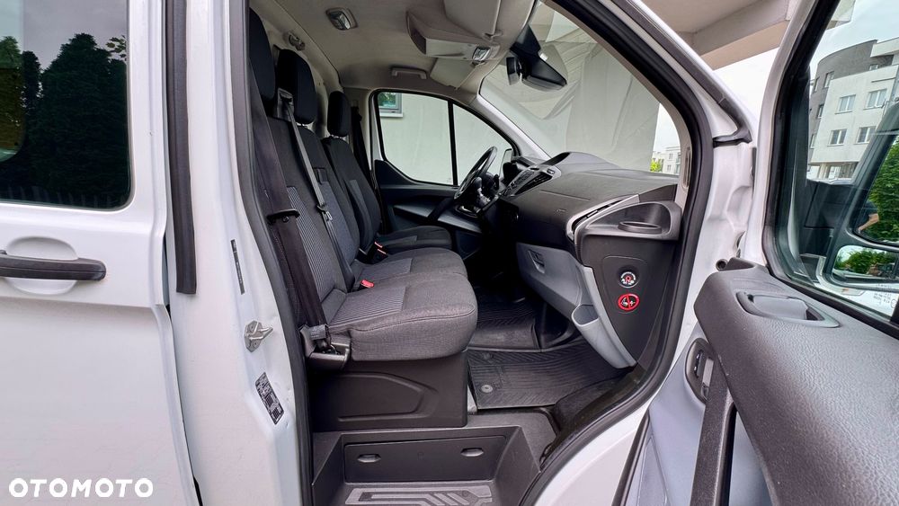 Ford Transit Custom L2H2 średni  xenon kamera idealny 2.0 TDCI blaszak krótki L1H2 VAT FV faktura 23% 3 miejsca / osobowy blaszak podwójne drzwi z obu stron - 26