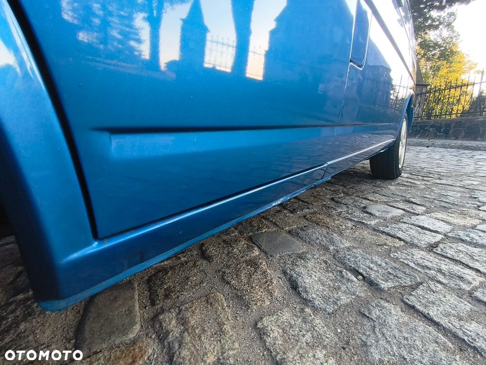 Volkswagen Multivan - 12