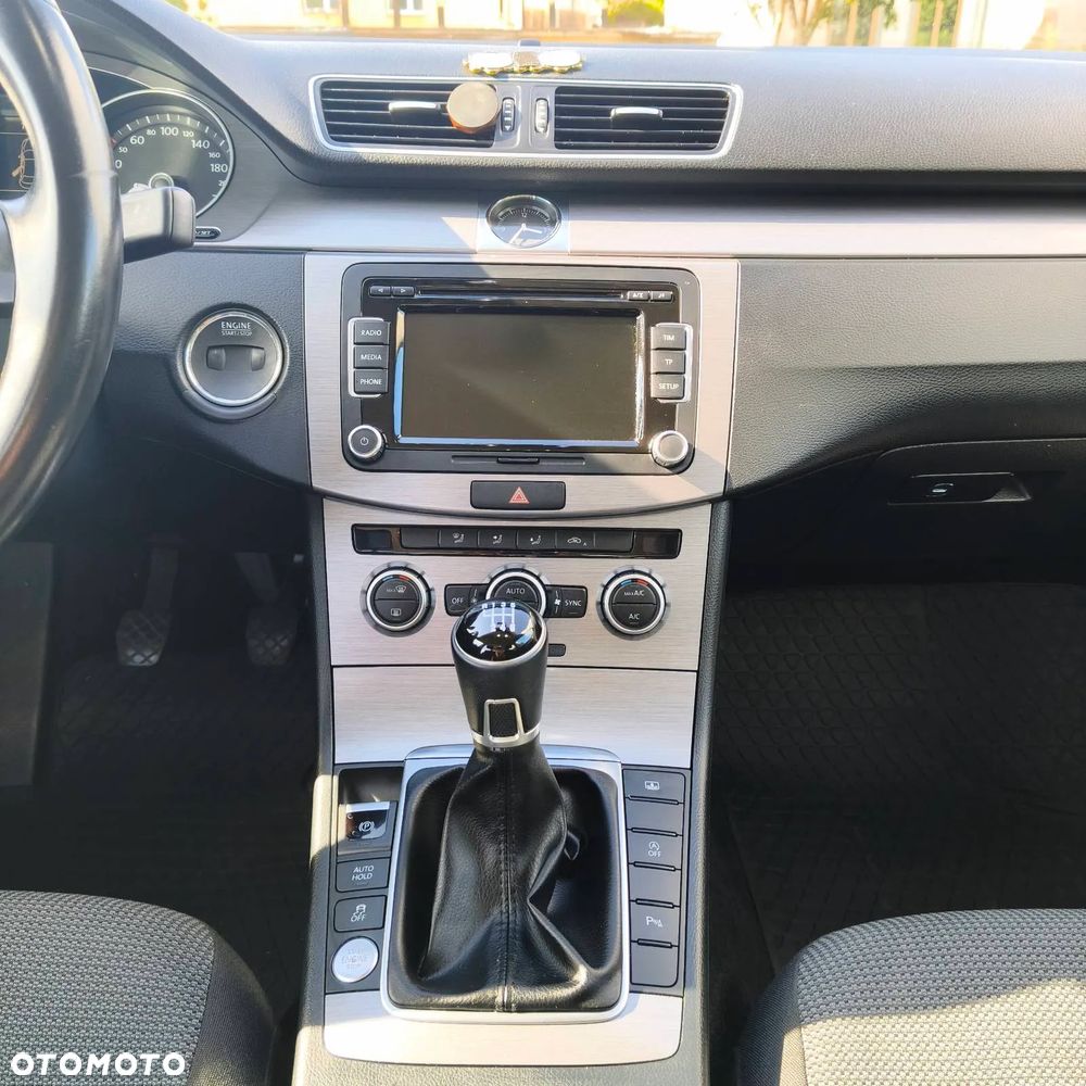 Volkswagen Passat 2.0 TDI Comfortline - 31