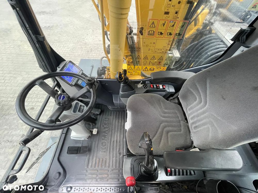 Komatsu PW160-10 - 11