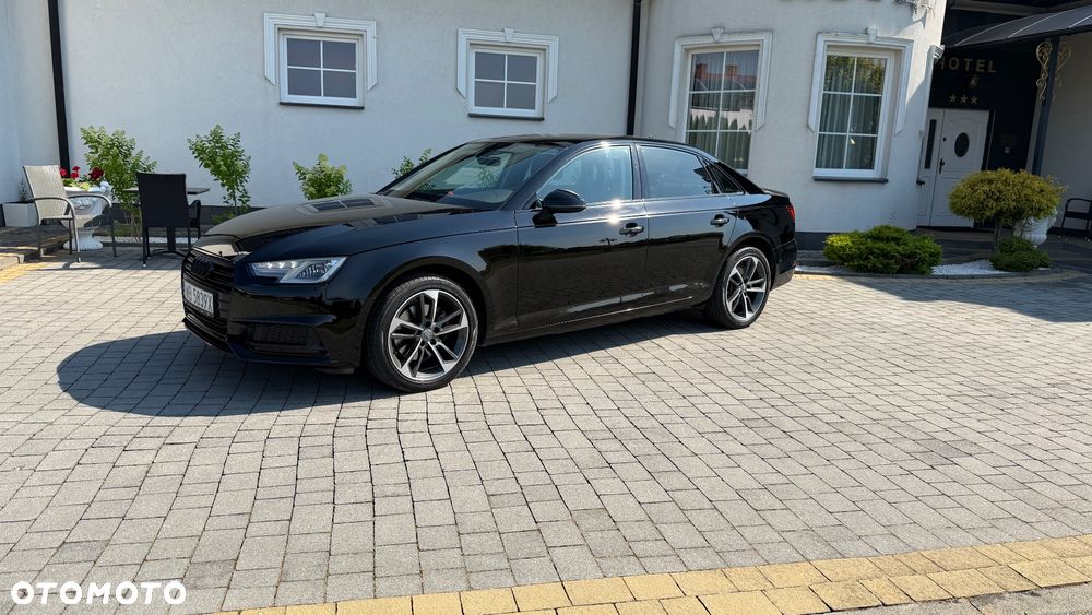 Audi A4 Limousine 40 TFSI S tronic - 1