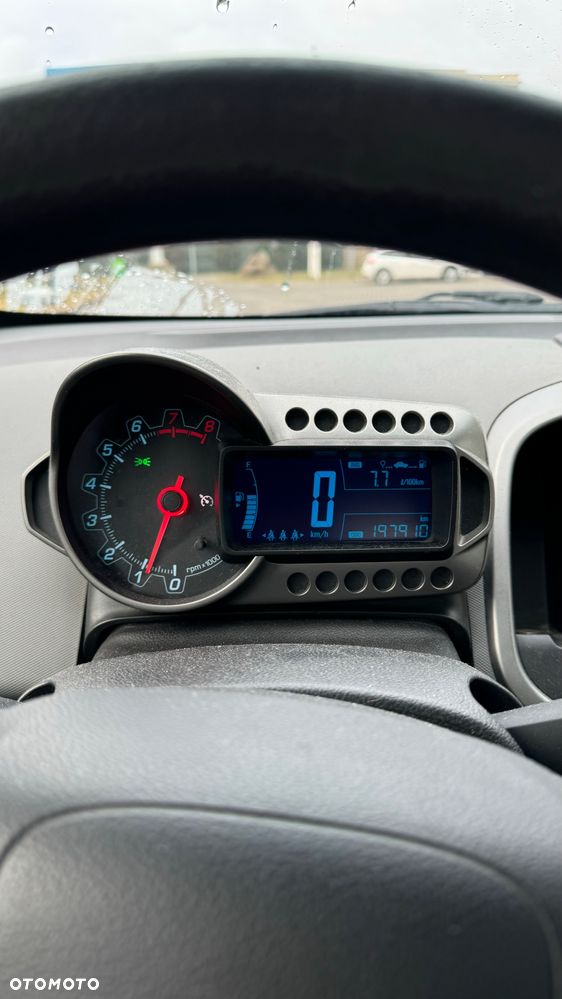 Chevrolet Aveo 1.4 16V LT - 8